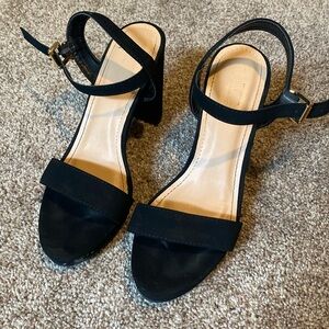 Cute black heels, strap high heel, thick heel, open toed! Size 6&1/2!